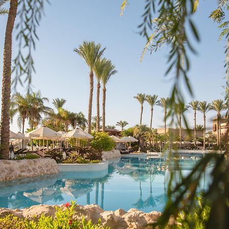 The Makadi Spa Hotel - Couples Only 18 Years Plus Hurgada Dış mekan fotoğraf The swimming pool at the Hilton Sharm El-Sheikh Resort
