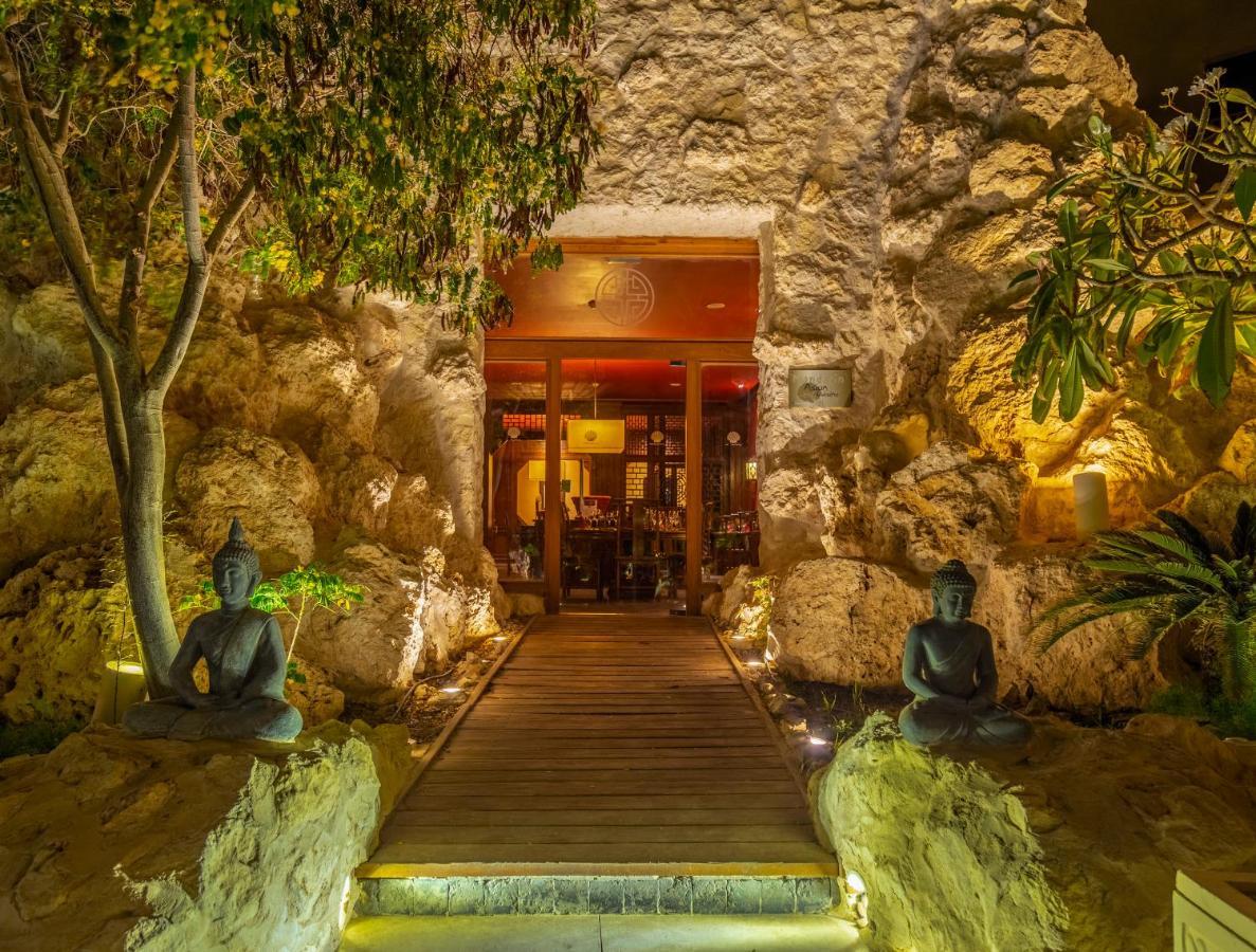 The Makadi Spa Hotel - Couples Only 18 Years Plus Hurgada Dış mekan fotoğraf Entrance to the restaurant
