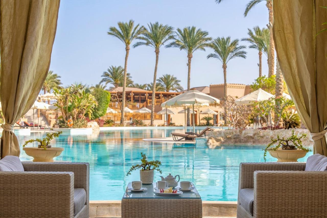 The Makadi Spa Hotel - Couples Only 18 Years Plus Hurgada Dış mekan fotoğraf The pool at the Hilton Sharm El Menharet