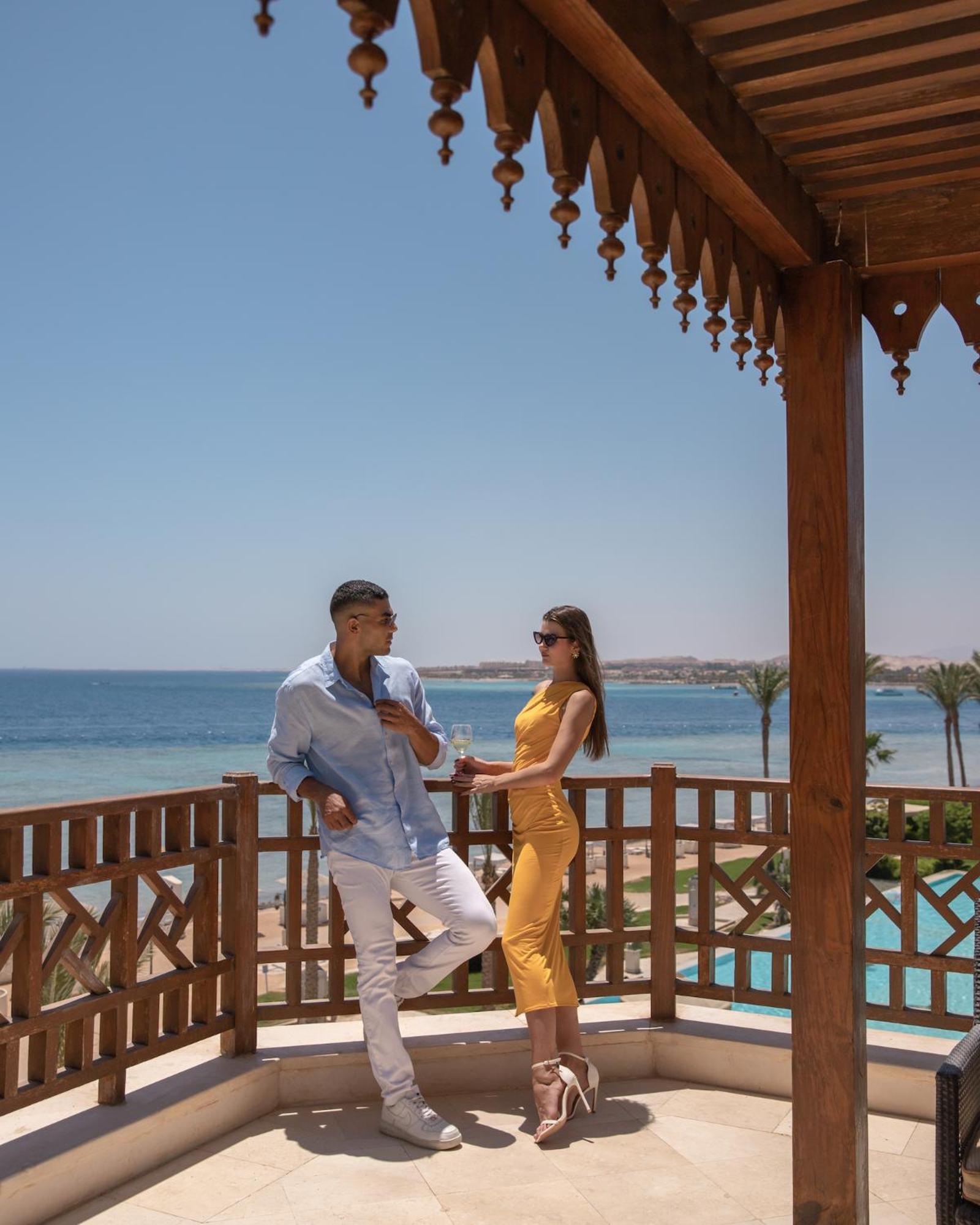 The Makadi Spa Hotel - Couples Only 18 Years Plus Hurgada Dış mekan fotoğraf Tourists at a resort in Hurghada