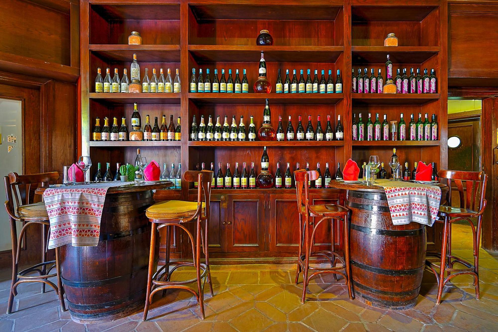 The Makadi Spa Hotel - Couples Only 18 Years Plus Hurgada Dış mekan fotoğraf A wine bar in Spain